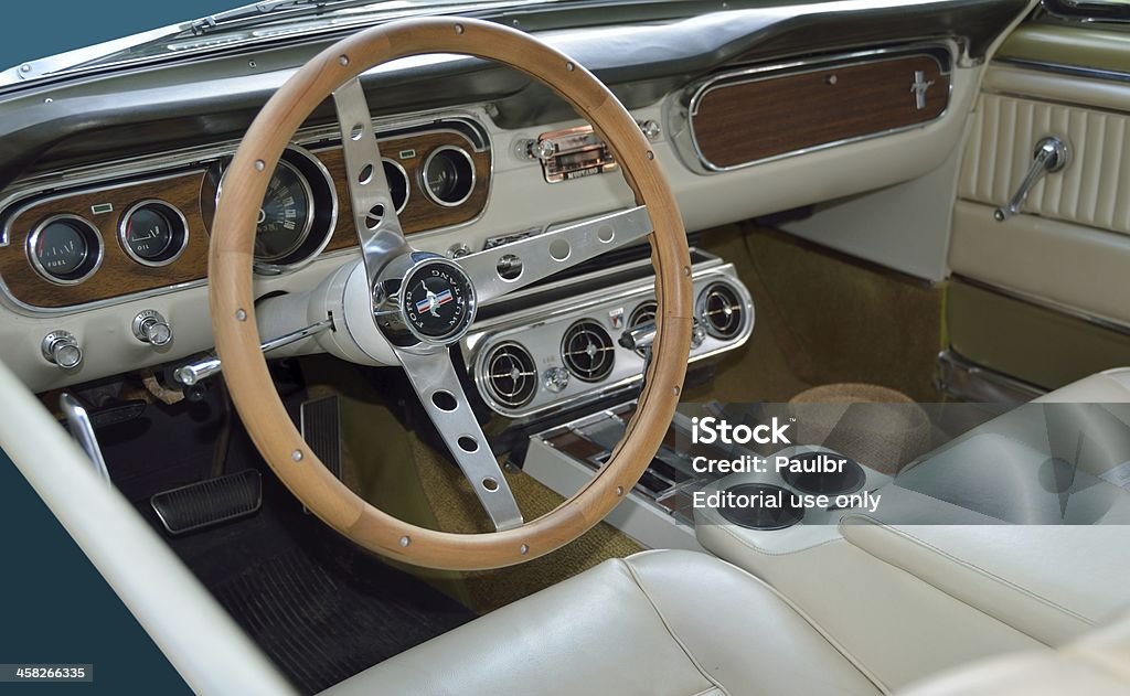  Fotos del interior del Ford Mustang clásico disponibles