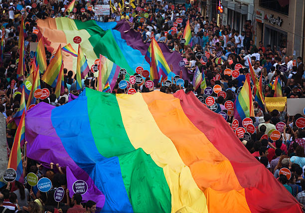 passeata gay istambul - protest turkey istanbul europe imagens e fotografias de stock