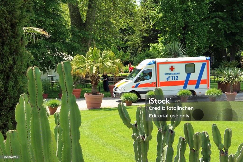 German Red Cross emergency vehicle - Zbiór zdjęć royalty-free (Ambulans)