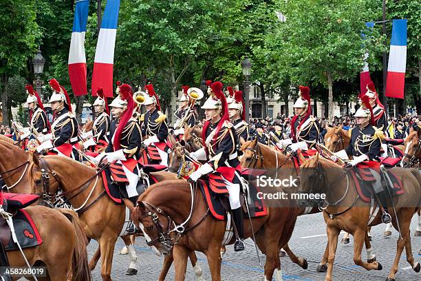 Military Parade In Tag Der Bastille Stockfoto und mehr Bilder von 14. Juli - 14. Juli, Avenue des Champs-Élysées, Basketball