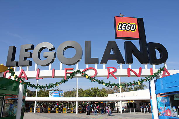parc d'attractions legoland, en californie - legoland photos et images de collection