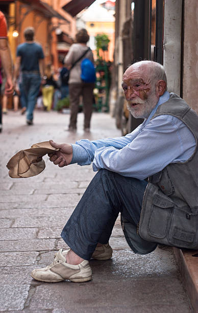 ホームレスの男性 - homelessness human hand dirty unhygienic ストックフォトと画像