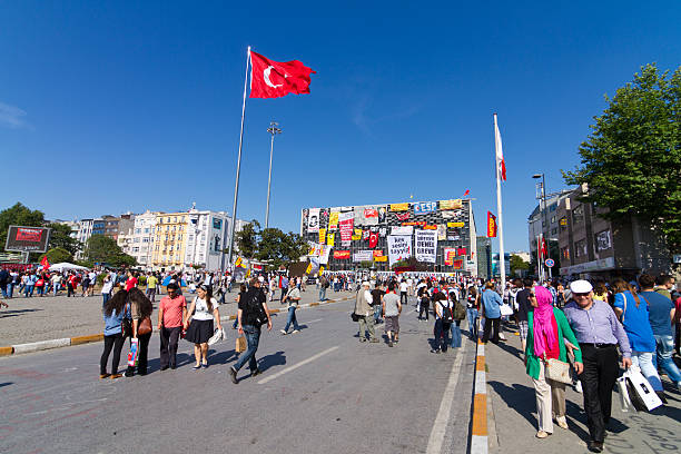 protestations en turquie - occupygezi photos et images de collection