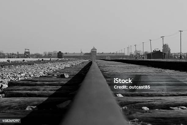 Auschwitzbirkenau Campo De Concentração - Fotografias de stock e mais imagens de Auschwitz - Auschwitz, Birkenau, Fascismo