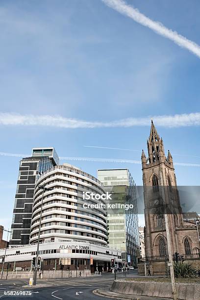 Liverpool Architettura Vecchio E Nuovo - Fotografie stock e altre immagini di Albergo - Albergo, Albergo di lusso, Ambientazione esterna