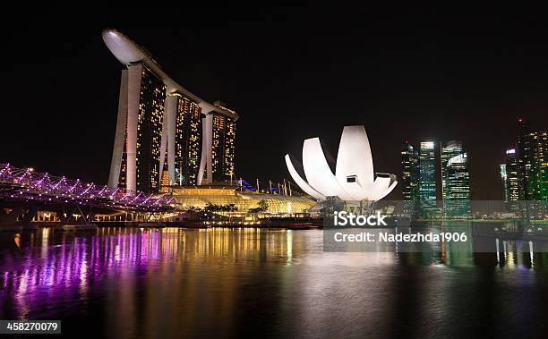 Marina Bay Paisagem Urbana Em Singapura - Fotografias de stock e mais imagens de Ajardinado - Ajardinado, Anoitecer, Ao Ar Livre