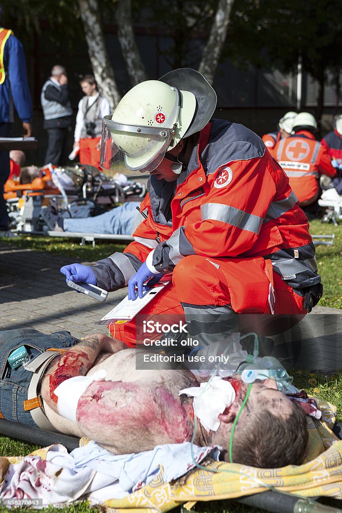 Ćwiczenie zarządzania kryzysowego, masa-NW zdarzenia - Zbiór zdjęć royalty-free (Ambulans)