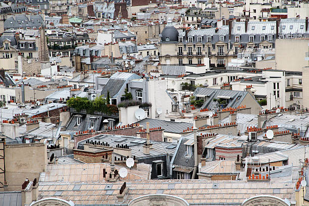 paryski dachy - paris france roof apartment aerial view zdjęcia i obrazy z banku zdjęć