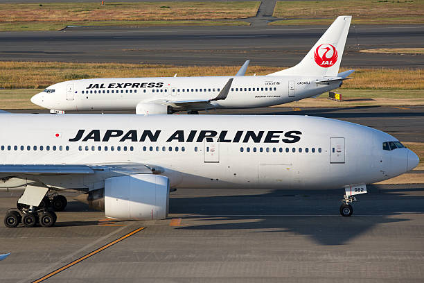 japan airlines jal - named airline fotografías e imágenes de stock