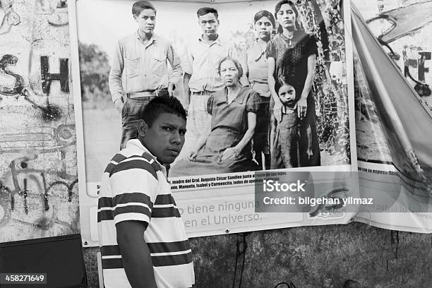 Nikaraguańczyk Młody Człowiek - zdjęcia stockowe i więcej obrazów Ameryka Środkowa - Ameryka Środkowa, Czarno biały, Dorosły