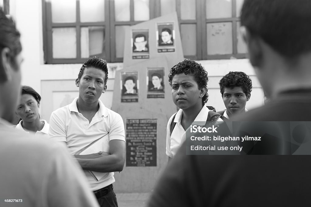 Nicaraguense Aluno do Ensino Médio - Foto de stock de Adulto royalty-free