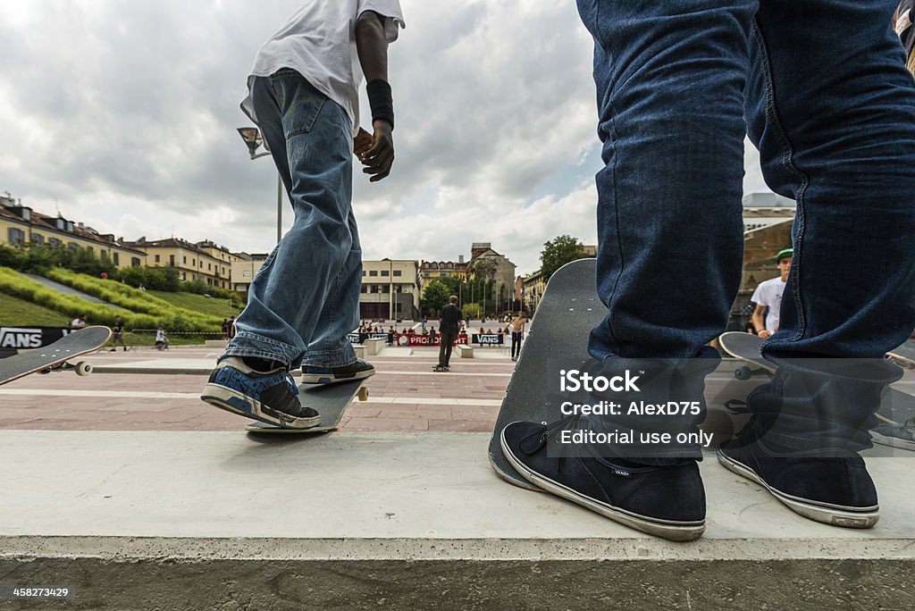 Skater a Torino - Foto stock royalty-free di Abbigliamento casual