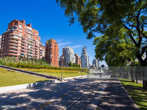 Appartamento Blocchi E Pista Ciclabile Nel Quartiere Palermo Buenos Aires Argentina - Fotografie stock e altre immagini di Albero