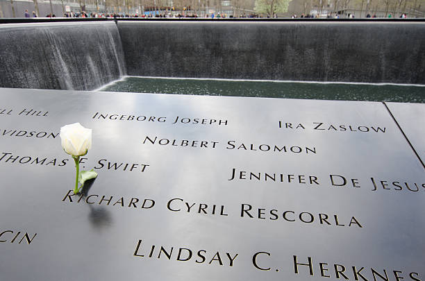 mémorial du 11 septembre à ground zero - morgan stanley headquarters photos et images de collection