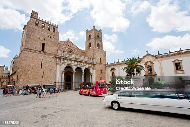 Photo libre de droit de Dôme De Monreale La Sicile banque d'images et plus d'images libres de droit de Antiquités - Antiquités, Basilique, Bus