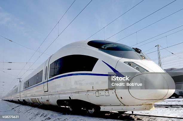Tren De Alta Velocidad Foto de stock y más banco de imágenes de TGV - TGV, Fotografía - Imágenes, Horizontal
