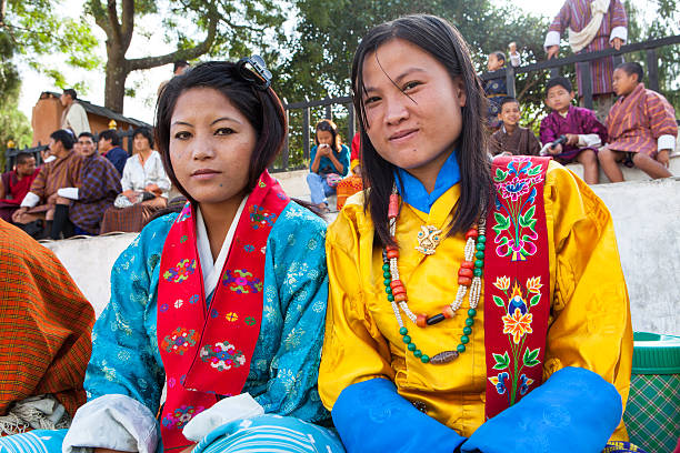 Bhutanischen zwei Frauen im jährlichen dance festival of Wangdi – Foto