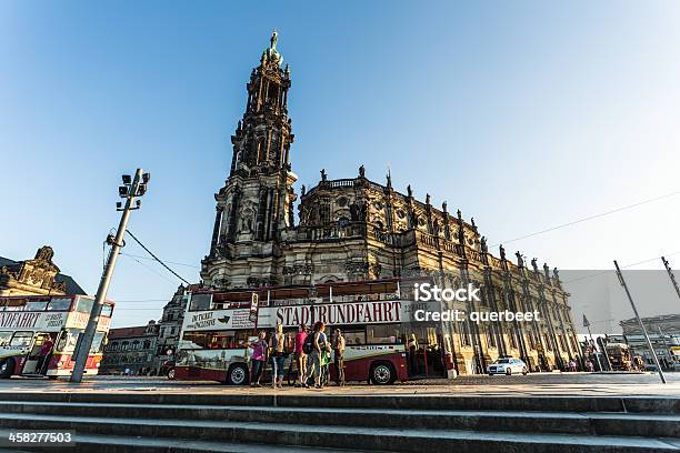 Busrundfahrten In Dresden Stockfoto und mehr Bilder von Alt - Alt, Architektur, Auto