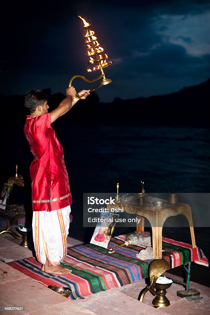 Aarti Ганг - Стоковые фото Аарти - молиться роялти-фри