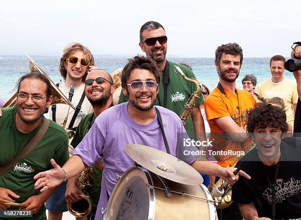 미소 마칭 머리밴드 해변 Gallura에 대한 스톡 사진 및 기타 이미지 - Gallura, Jazz Festival, Marching Band