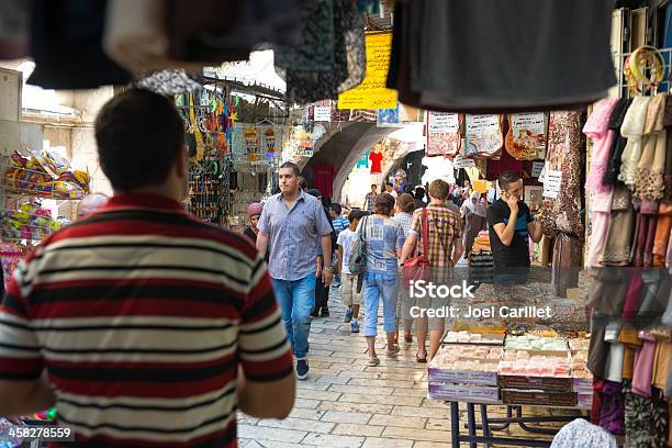 Barrio Musulmana De La Antigua Ciudad De Jerusalén Foto de stock y más banco de imágenes de Aire libre - Aire libre, Arquitectura, Asia Occidental