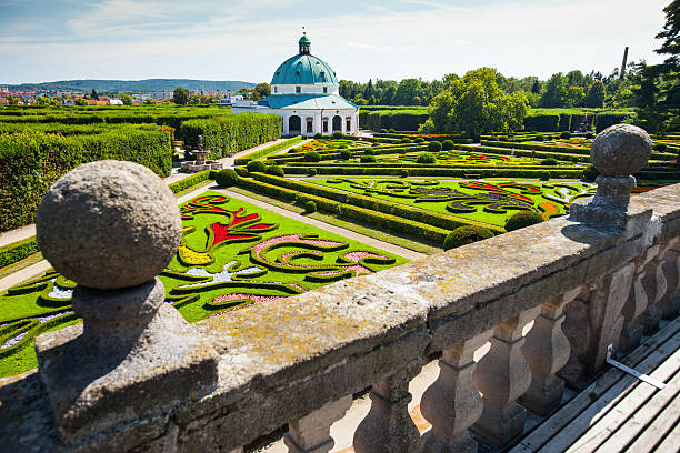 Fiori nel giardino del castello di Kromeriz, Repubblica Ceca. DALL'UNESCO. - foto stock
