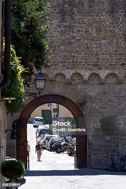 Porta San Miniato - Fotografie stock e altre immagini di Cancello - Cancello, Composizione verticale, Firenze