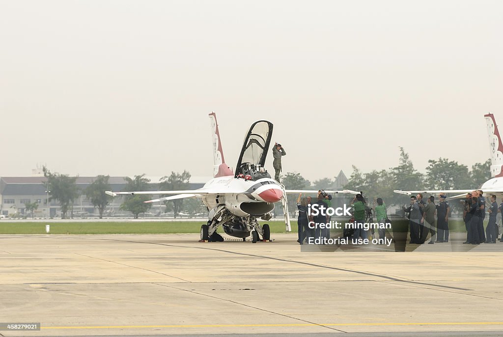 Thunderbirds de l'US Air Force se conçu pour décoller - Photo de Air Force Thunderbirds libre de droits