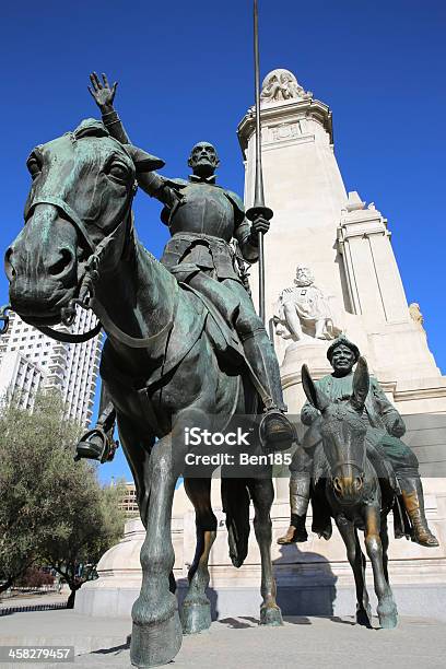 Monumento A Cervantes Di Madrid - Fotografie stock e altre immagini di Bronzo - Bronzo, Capitali internazionali, Città