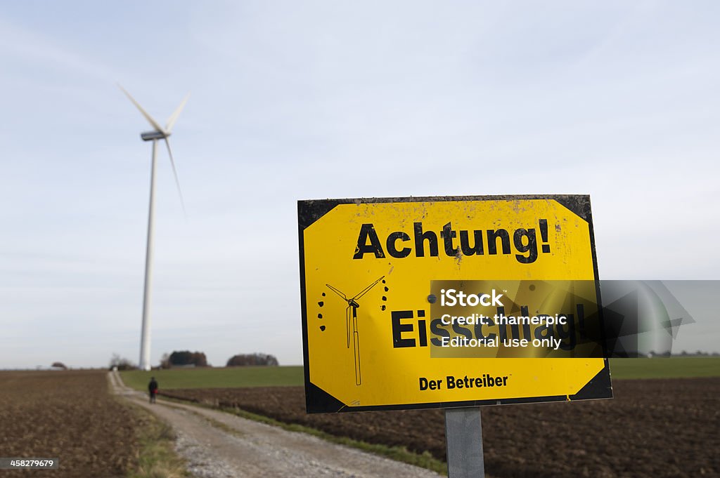 Attention de cascade gelée de générateur de puissance de vent - Photo de Allemagne libre de droits