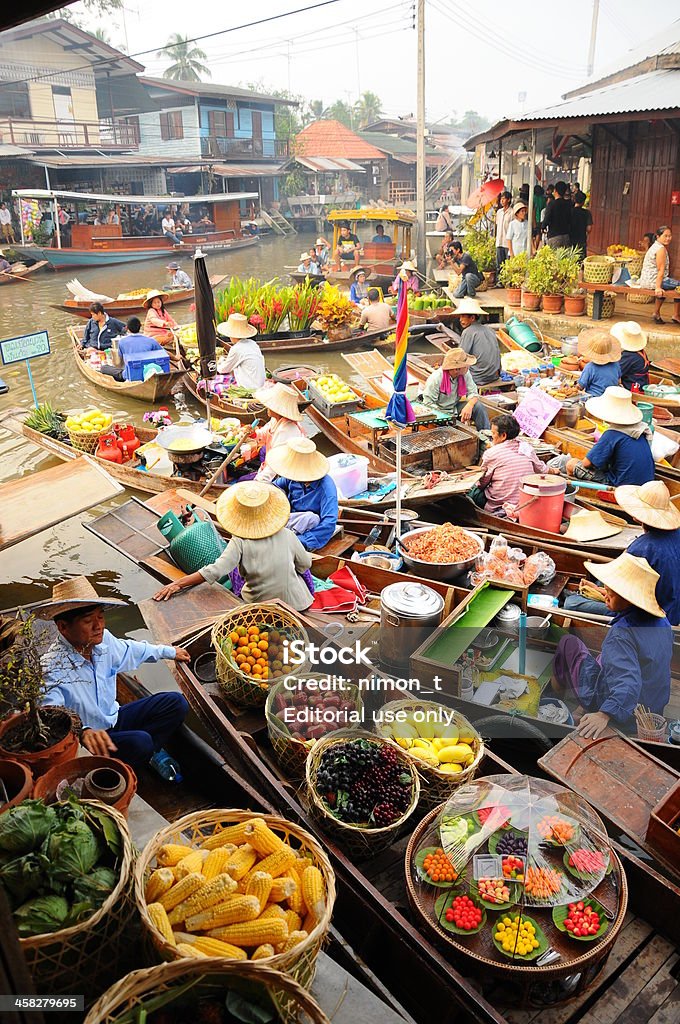 Amphawa Floating market, Tajlandia - Zbiór zdjęć royalty-free (Amphawa District)