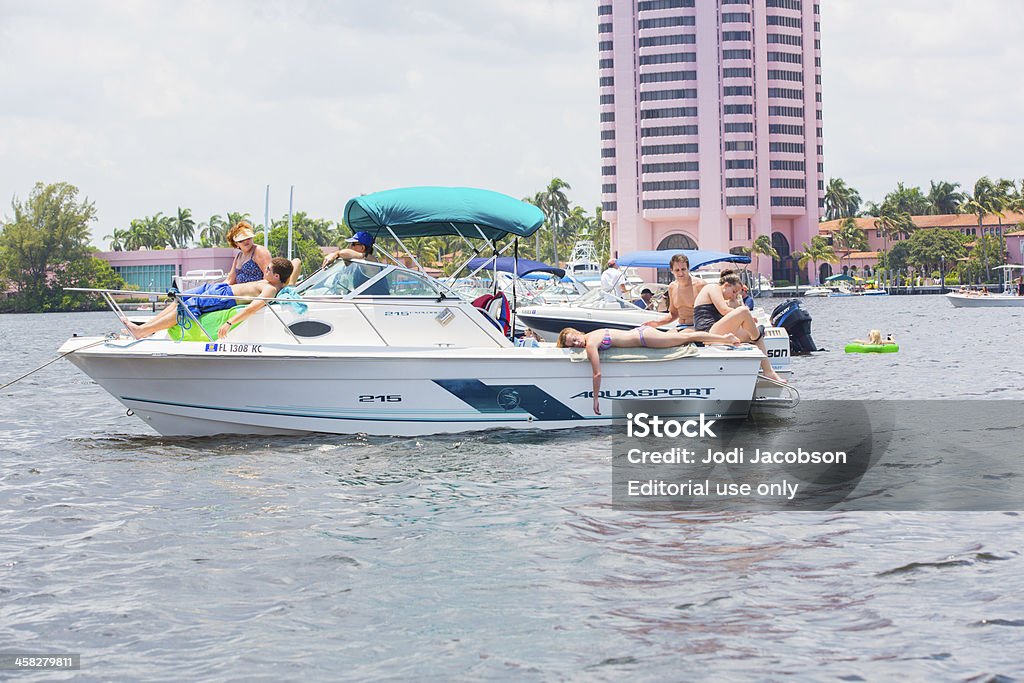 Amore locale: Vela sull'oceano - Foto stock royalty-free di Boca Raton