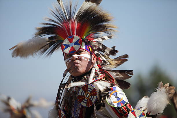 san manuel-indianer pow wow 2012 - warrior spirituality multi colored contemporary stock-fotos und bilder