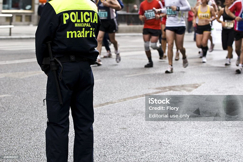 Policía supervisa Las correderas - Foto de stock de Acontecimiento libre de derechos