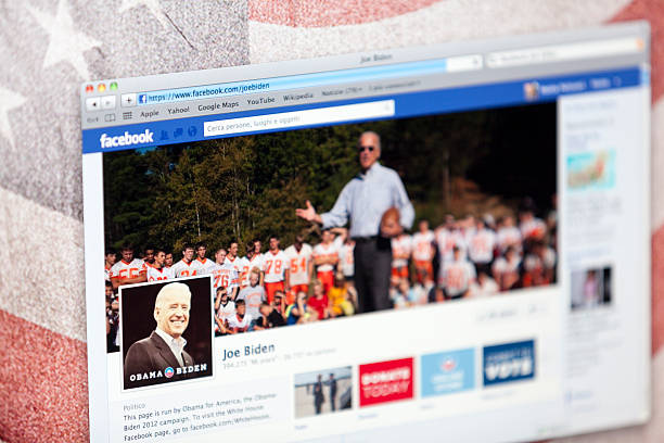 joe biden página de facebook de ventilador - presidential election 2012 election photography fotografías e imágenes de stock