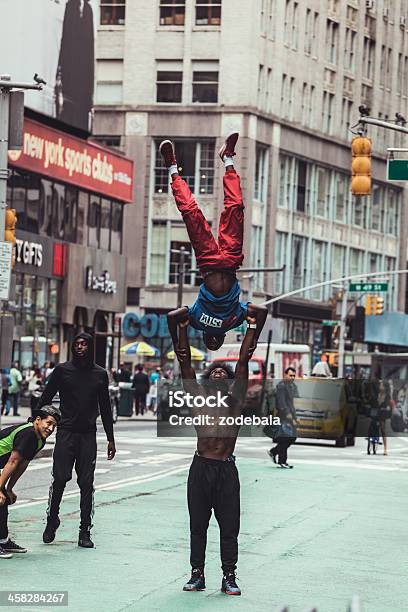 New York Personen Künstler In Times Square Manhattan Stockfoto und mehr Bilder von Afrikanische Kultur