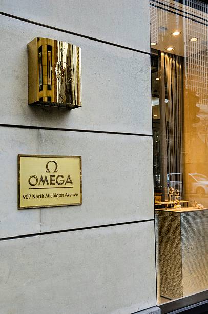 montre omega magasin - omega photos et images de collection