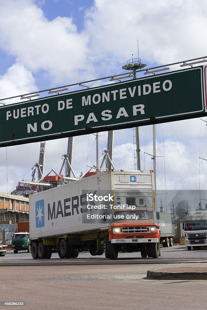 Atividade do porto de Montevidéu, Uruguai. - Foto de stock de América Latina royalty-free