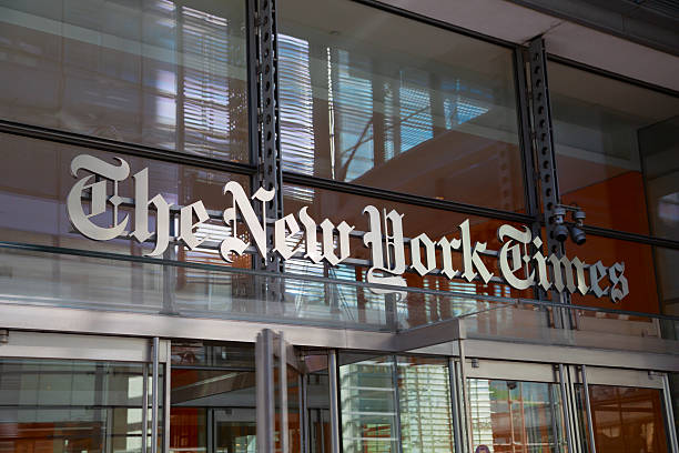 das new york times'eingang" - times up stock-fotos und bilder