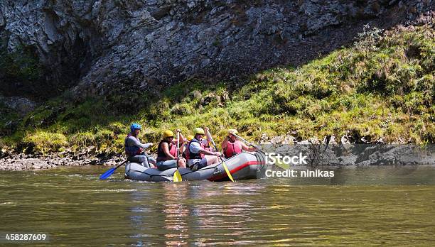 Рафтинг На Реке Dunajec — стоковые фотографии и другие картинки Вода - Вода, Водный вид спорта, Возвышенность