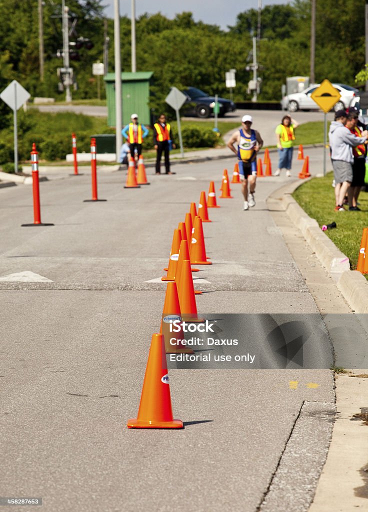 Triatleta corrida - Foto de stock de Adulto royalty-free