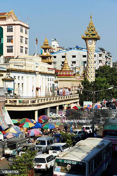 Yangon Chinatown - Fotografie stock e altre immagini di Ambientazione esterna - Ambientazione esterna, Architettura, Asia