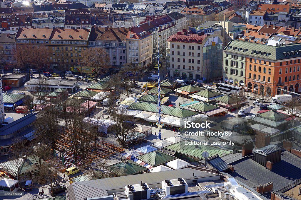 Vista para Munique da famosa por Viktualienmarkt - Foto de stock de Alemanha royalty-free