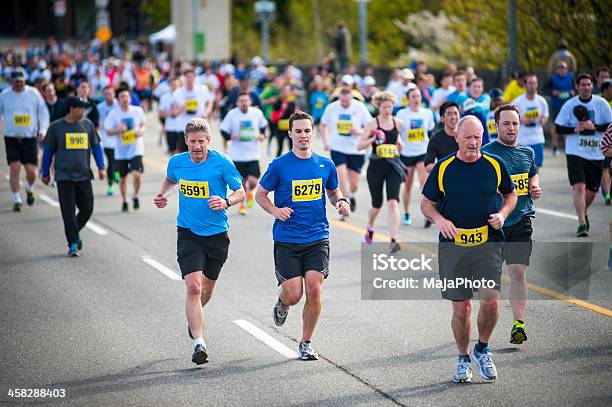 Foto de Vancouver Sol Corrida De 2013 e mais fotos de stock de 10.000 metros - 10.000 metros, 2013, Andar