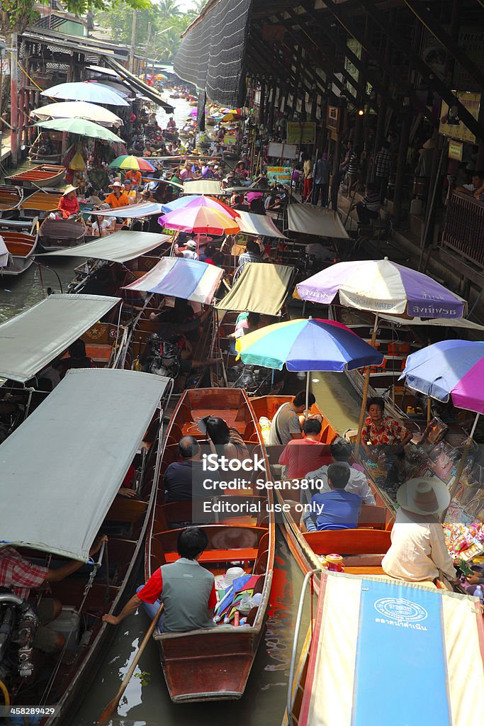 Mercado flotante de Damnoen Saduak - Foto de stock de Adulación libre de derechos