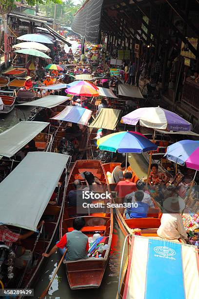 Foto de Mercado Flutuante De Damnoen Saduak e mais fotos de stock de Adulação - Adulação, Adulto, Arqueologia