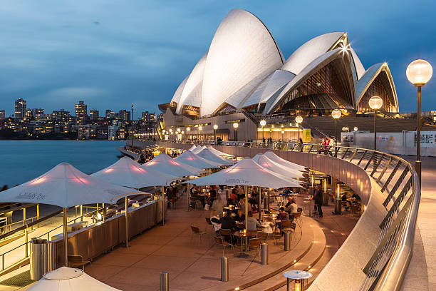 sydney opera house - opera bar foto e immagini stock