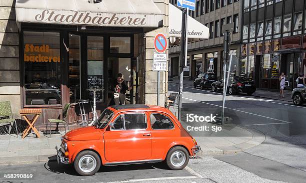 Foto de Fiat 500 e mais fotos de stock de Fiat 500 - Fiat 500, Carro antigo, 500
