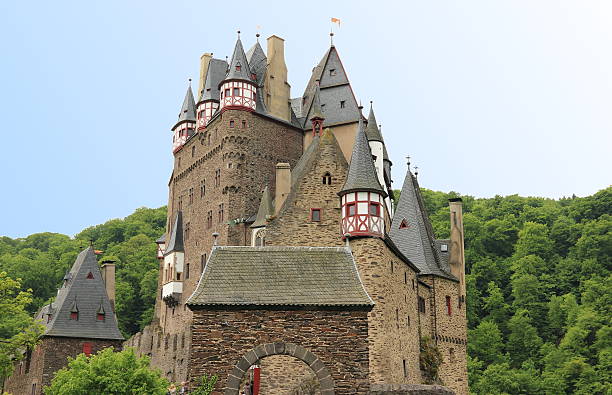 château d'eltz (château d'eltz), en allemagne. - germany fort castle german deutschemarks photos et images de collection
