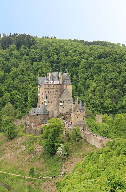 château d'eltz (château d'eltz), en allemagne. - germany fort castle german deutschemarks photos et images de collection